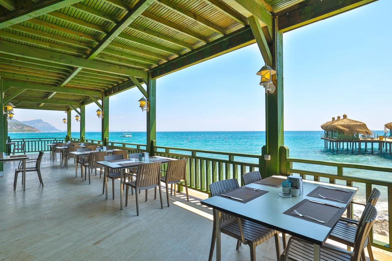 Crystal Flora Beach Resort Beldibi  Exterior foto